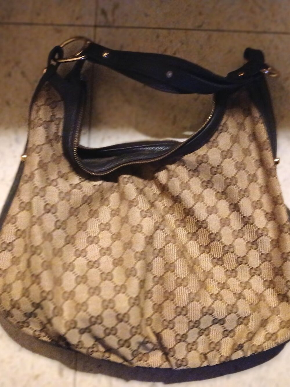 Gucci hobo canvas bag used. Authentic.